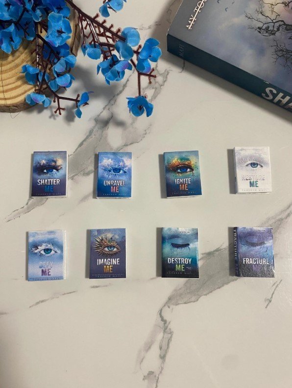 shatter me mini book set