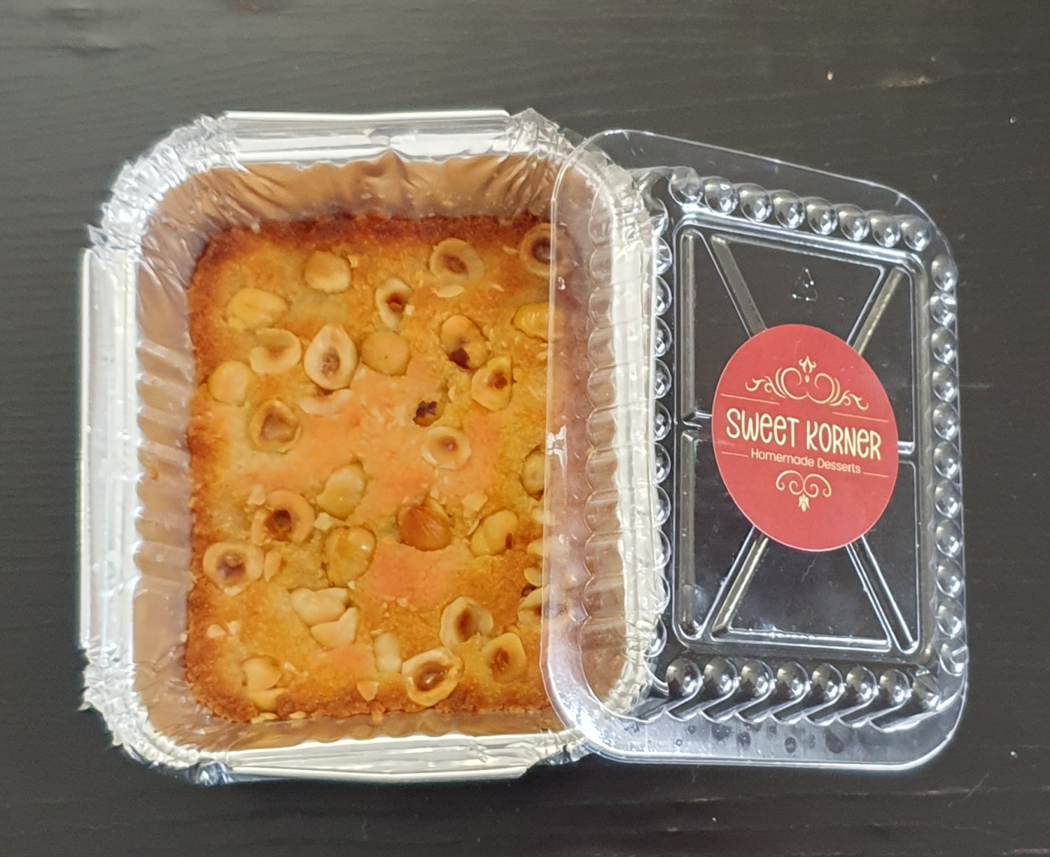 Basbousa with hazelnuts mini