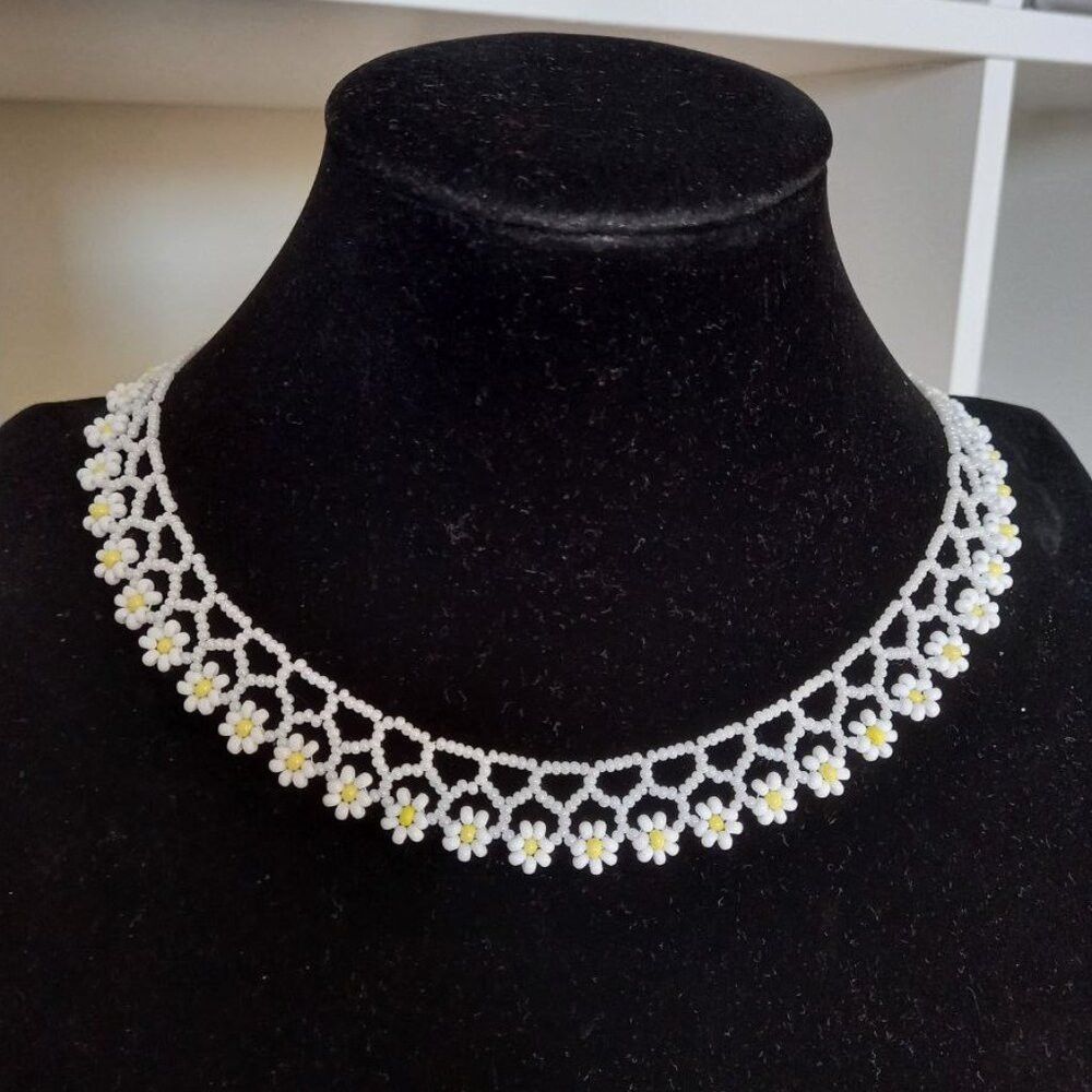 Daisy Beaded Choker Necklace - Handwoven Floral Lace Collar