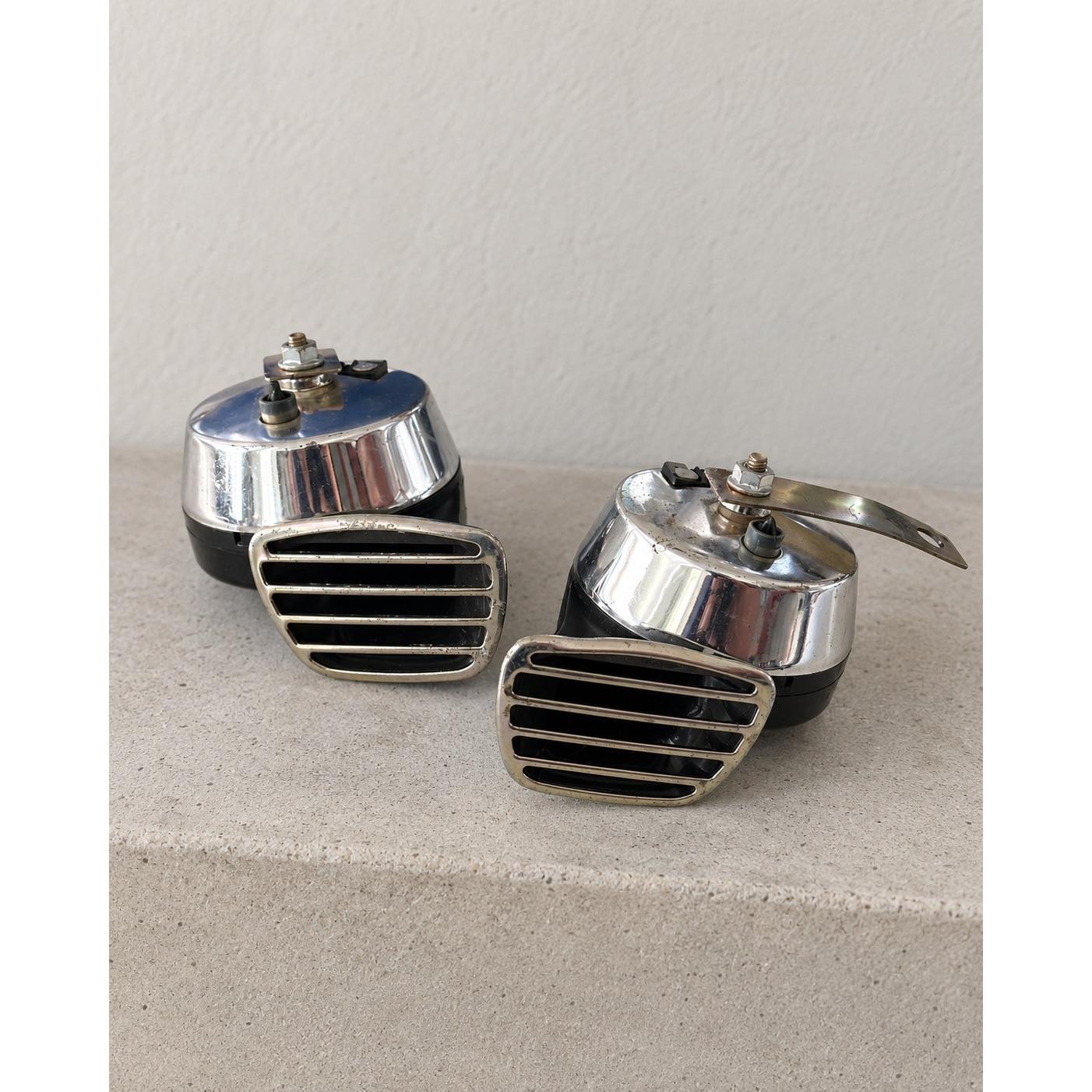 Vintage Pair Italian Snail Horns Chrome High Low Tone Made in Italy E3 48478