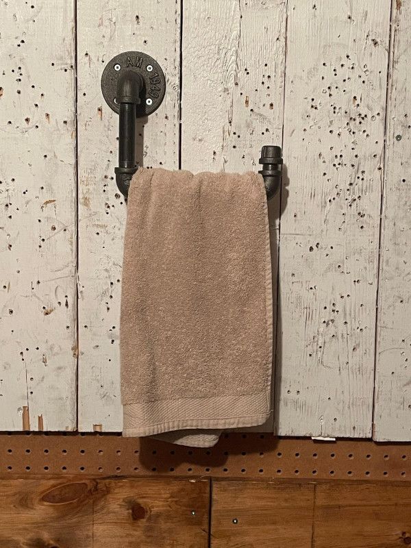 Industrial Style Pipe Hand or bath Towel Rack – Design Retro Look Unique Holder