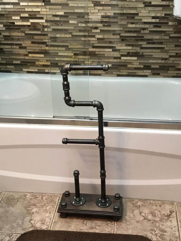 Industrial Style freestanding 5 roll toilet paper holder with Tee