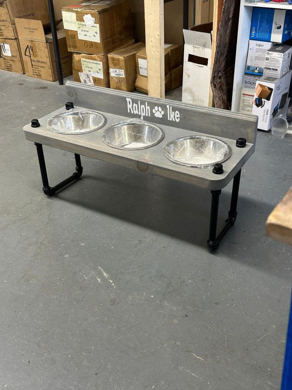 Industrial Raised Dog Bowl Stand: Personalized Elevated Feeder