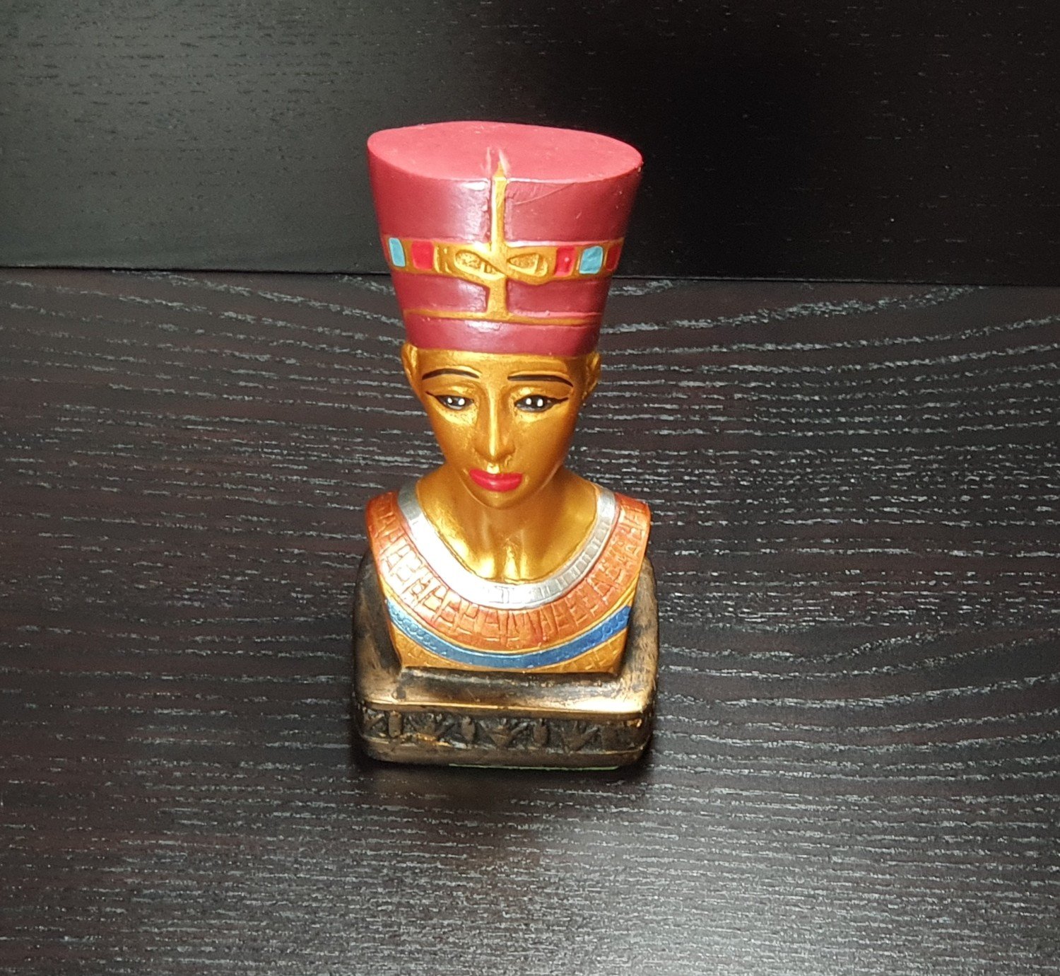 Nefertiti Statue