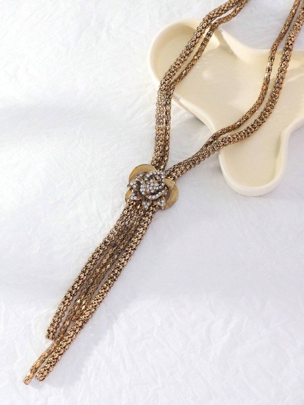 1pc Vintage Style Layered Necklace With Antique Charm