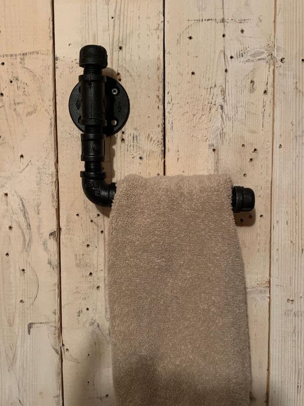 Industrial Pipe Towel Rack – Steampunk Bathroom Decor