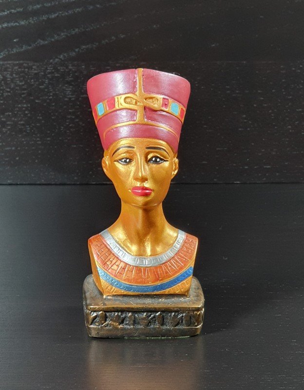 Nefertiti Statue