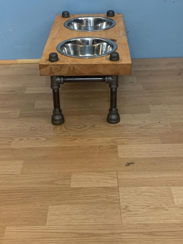 Industrial Elevated Dog Bowl Feeder: Customizable, Raised Pet Bowls