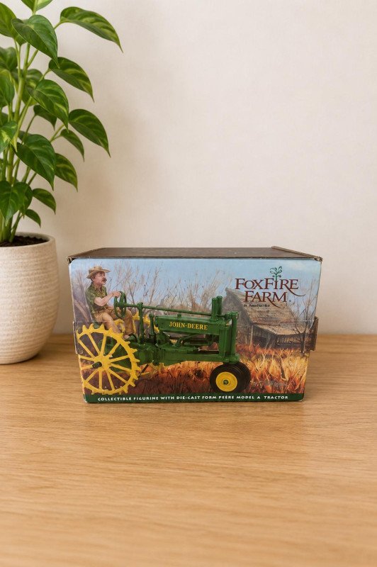 John Deere Model A Tractor 1:16 Ertl Foxfire Farm Lowell Davis Figurine Diecast Collectible