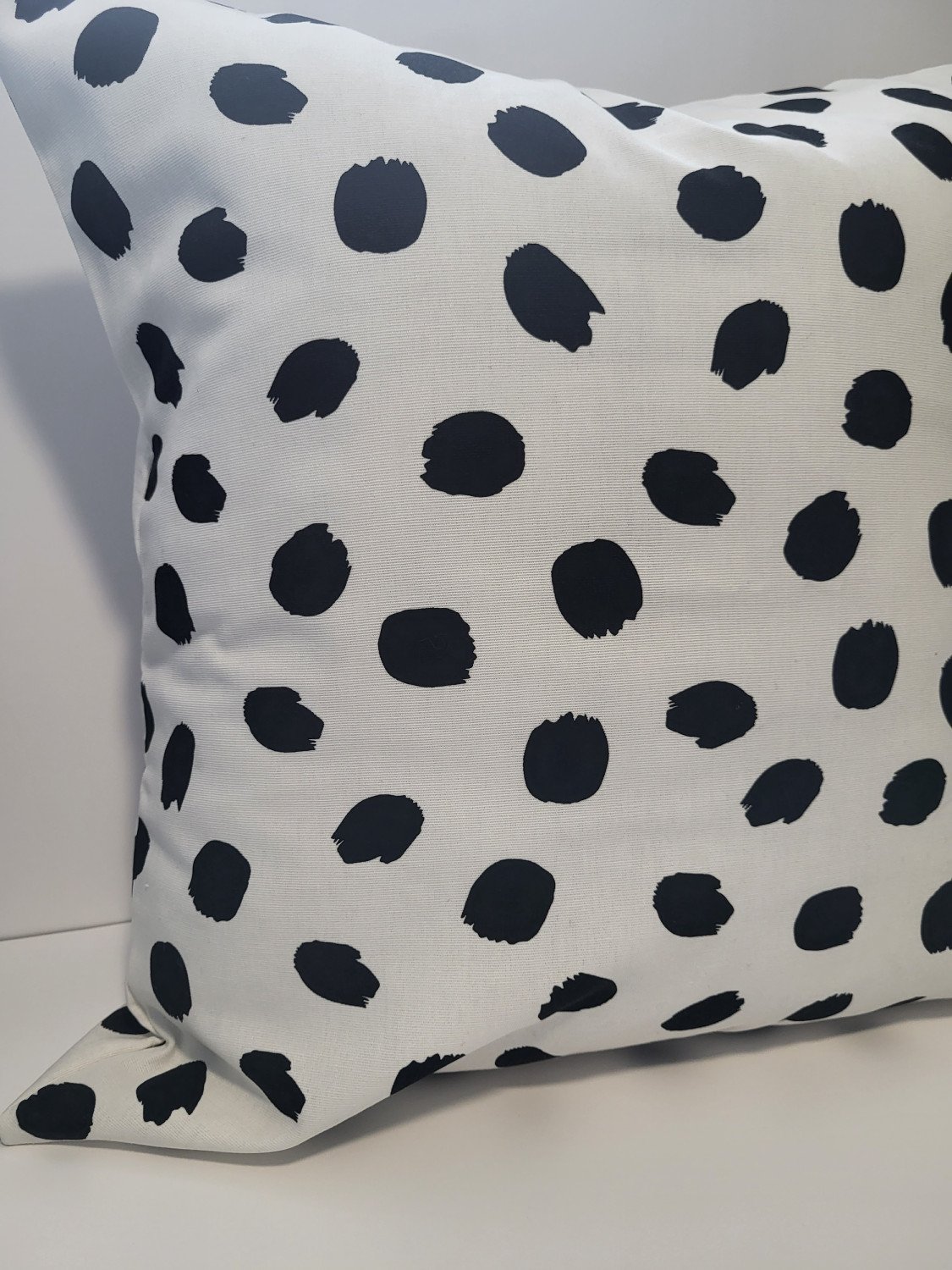 Dots Pillow Cover