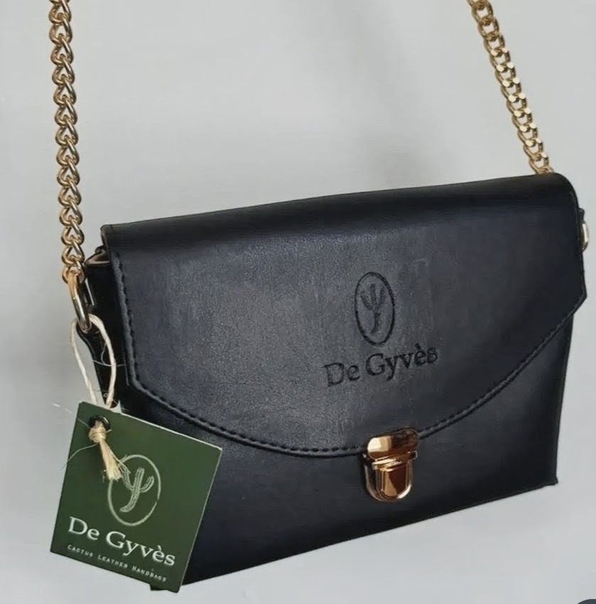 DeGyvès Purse – Black